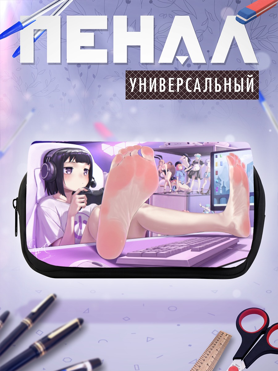 Пенал-косметичка Лэйн Ивакура за компьютером