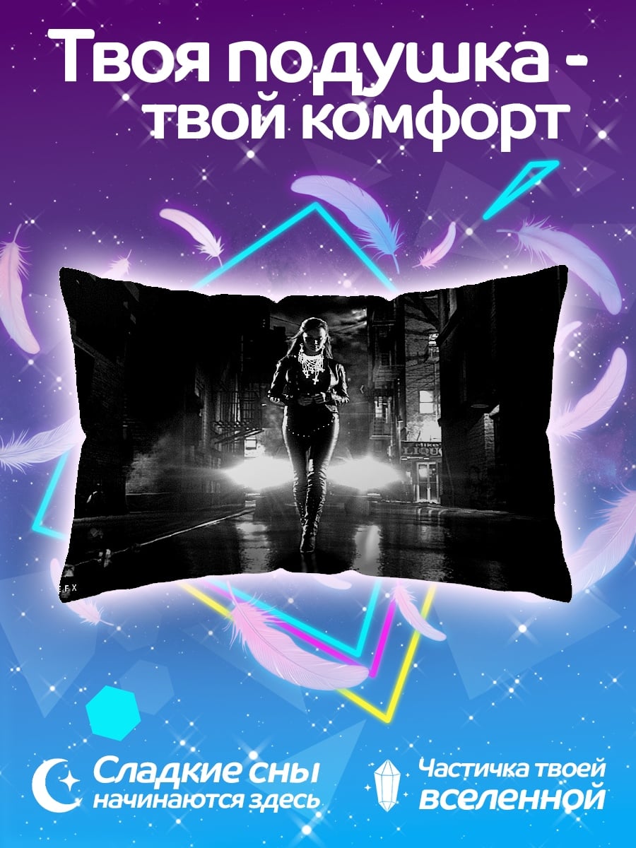 Подушка Девушка в городе